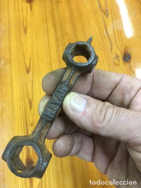 Antig&uuml;edades: Llave fija antigua - Foto 1