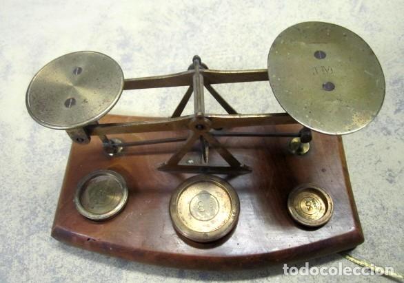 Antig&uuml;edades: Balanza de precision, antigua en laton - Foto 1