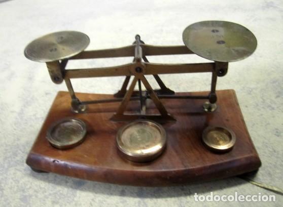 Antig&uuml;edades: Balanza de precision, antigua en laton - Foto 2