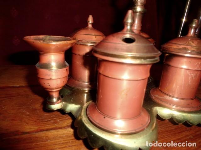 Antig&uuml;edades: Escribania de bronce con palmatoria y campanilla - Foto 3