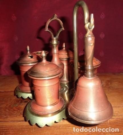 Antig&uuml;edades: Escribania de bronce con palmatoria y campanilla - Foto 4