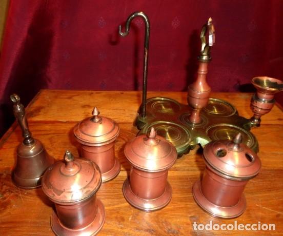 Antig&uuml;edades: Escribania de bronce con palmatoria y campanilla - Foto 6