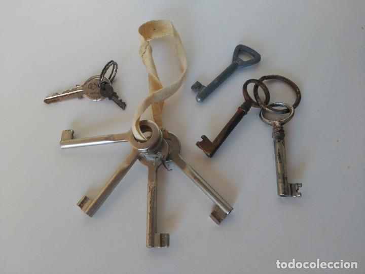 Antig&uuml;edades: Lote de llaves - Foto 1