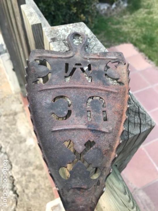 Antig&uuml;edades: Soporte plancha, hierro, Mondragon - Foto 1