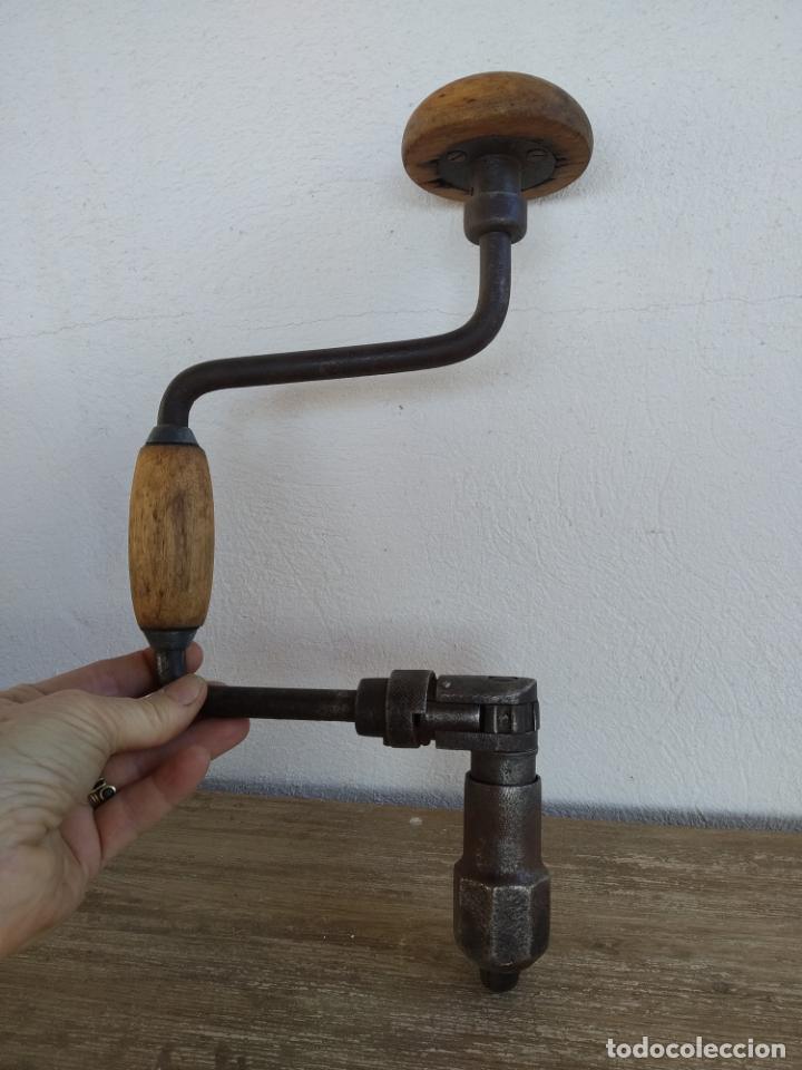 Antig&uuml;edades: Taladro o berbiqu&iacute; con carraca antiguo - Foto 2