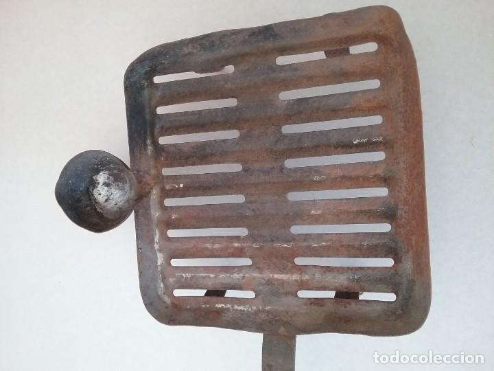 Antig&uuml;edades: Antiguas parrillas de forja - Foto 3