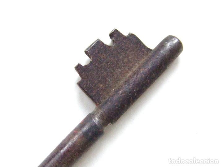 Antig&uuml;edades: ANTIGUA LLAVE DE HIERRO 11,5 CM - Foto 6