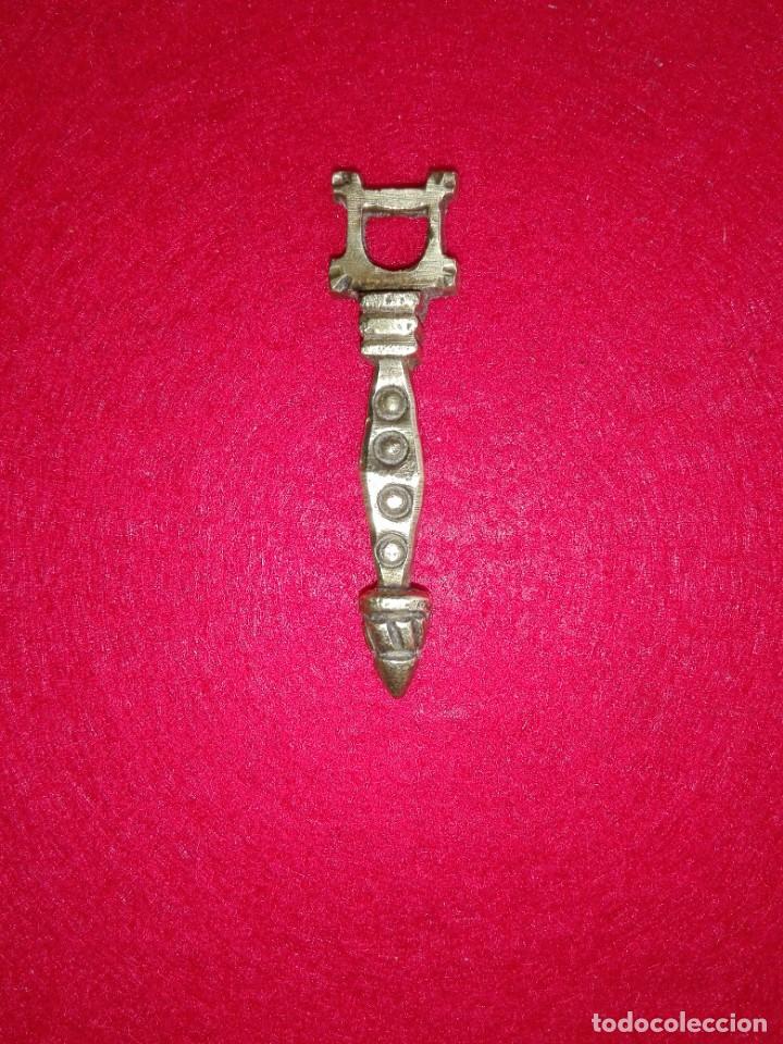Antig&uuml;edades: TIRADOR BRONCE DORADO - Foto 1
