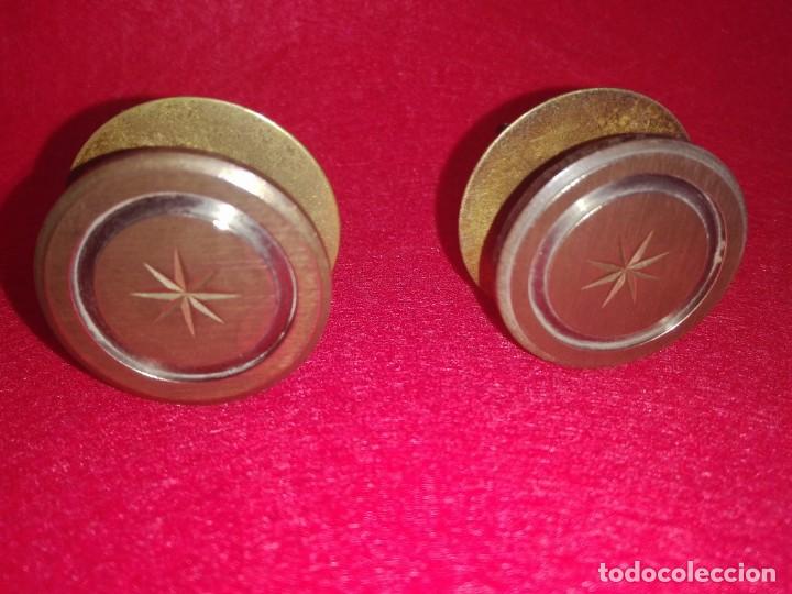 Antig&uuml;edades: Pareja de pomos de bronce con estrella - Foto 1