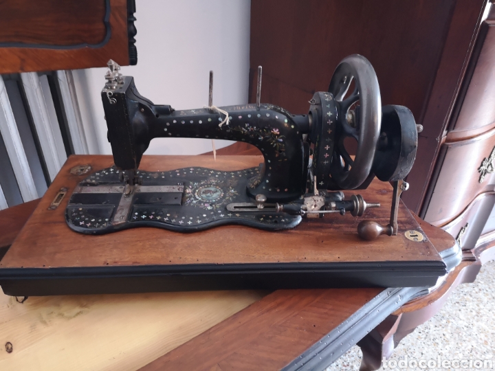 Antig&uuml;edades: M&aacute;quina de coser - Foto 4