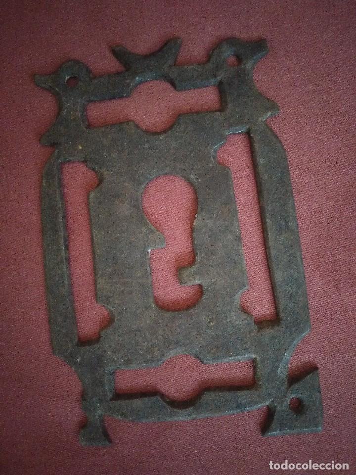 Antig&uuml;edades: BOCALLAVE DE FORJA SIGLO XIX - Foto 2