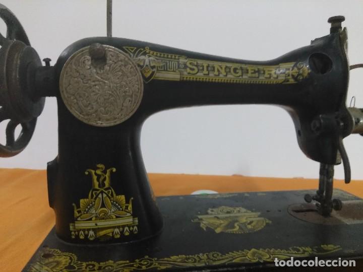Antig&uuml;edades: M&Aacute;QUINA DE COSER SINGER - Foto 1