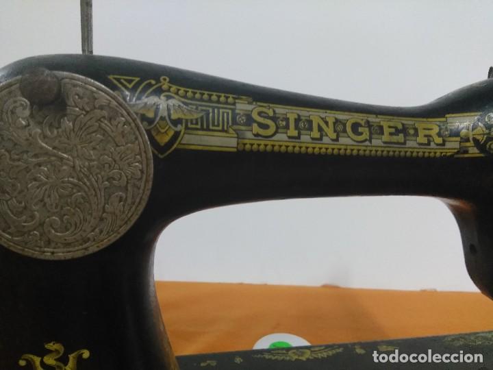 Antig&uuml;edades: M&Aacute;QUINA DE COSER SINGER - Foto 2