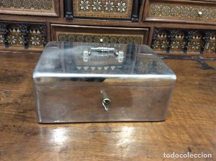 Antig&uuml;edades: CAJA para met&aacute;lico de acero - Foto 1