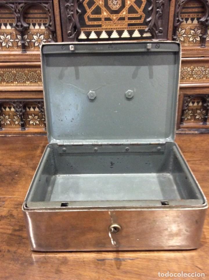 Antig&uuml;edades: CAJA para met&aacute;lico de acero - Foto 2