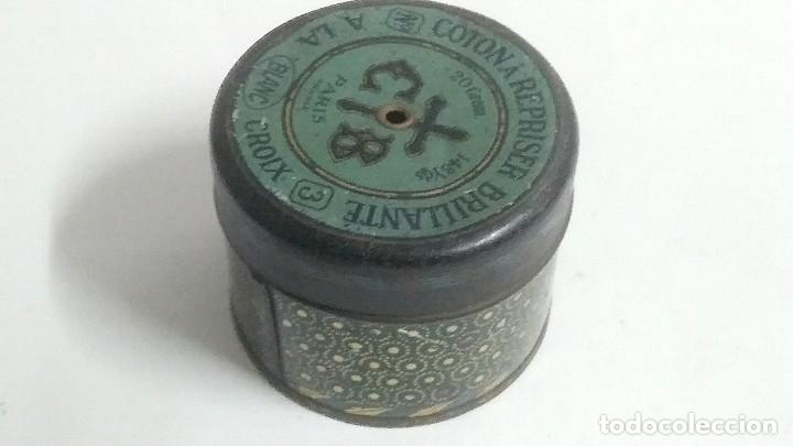 Antig&uuml;edades: ANTIGUO BOTE DE METAL PARA OVILLO - Foto 1