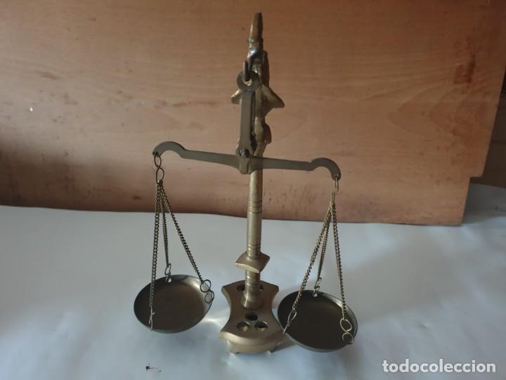 Antig&uuml;edades: Bascula mini bronce - Foto 1