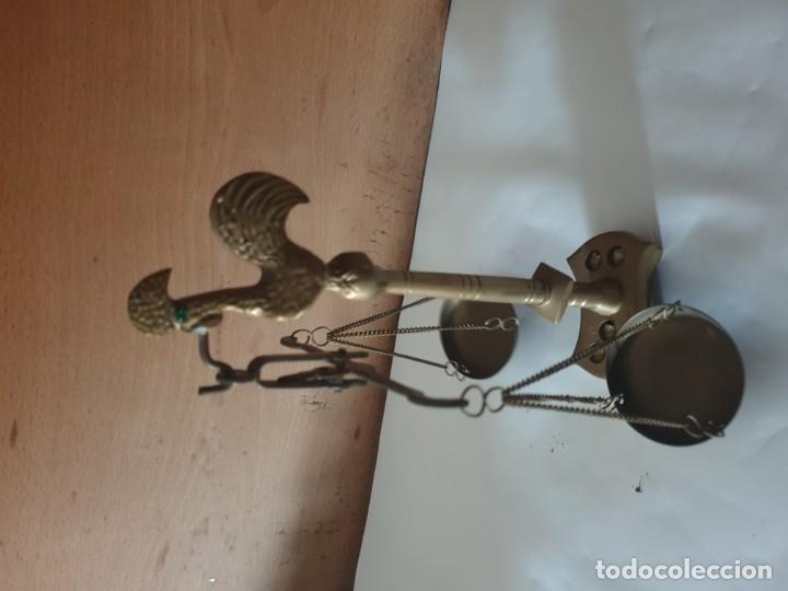 Antig&uuml;edades: Bascula mini bronce - Foto 2