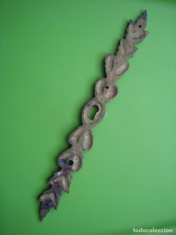 Antig&uuml;edades: Antiguo aplique de mueble antiguo en bronce - Foto 2