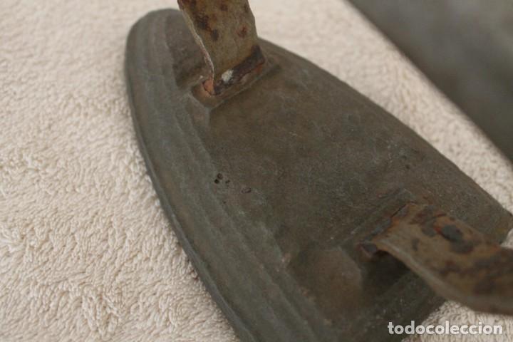 Antig&uuml;edades: ANTIGUA PLANCHA DE HIERRO - Foto 4