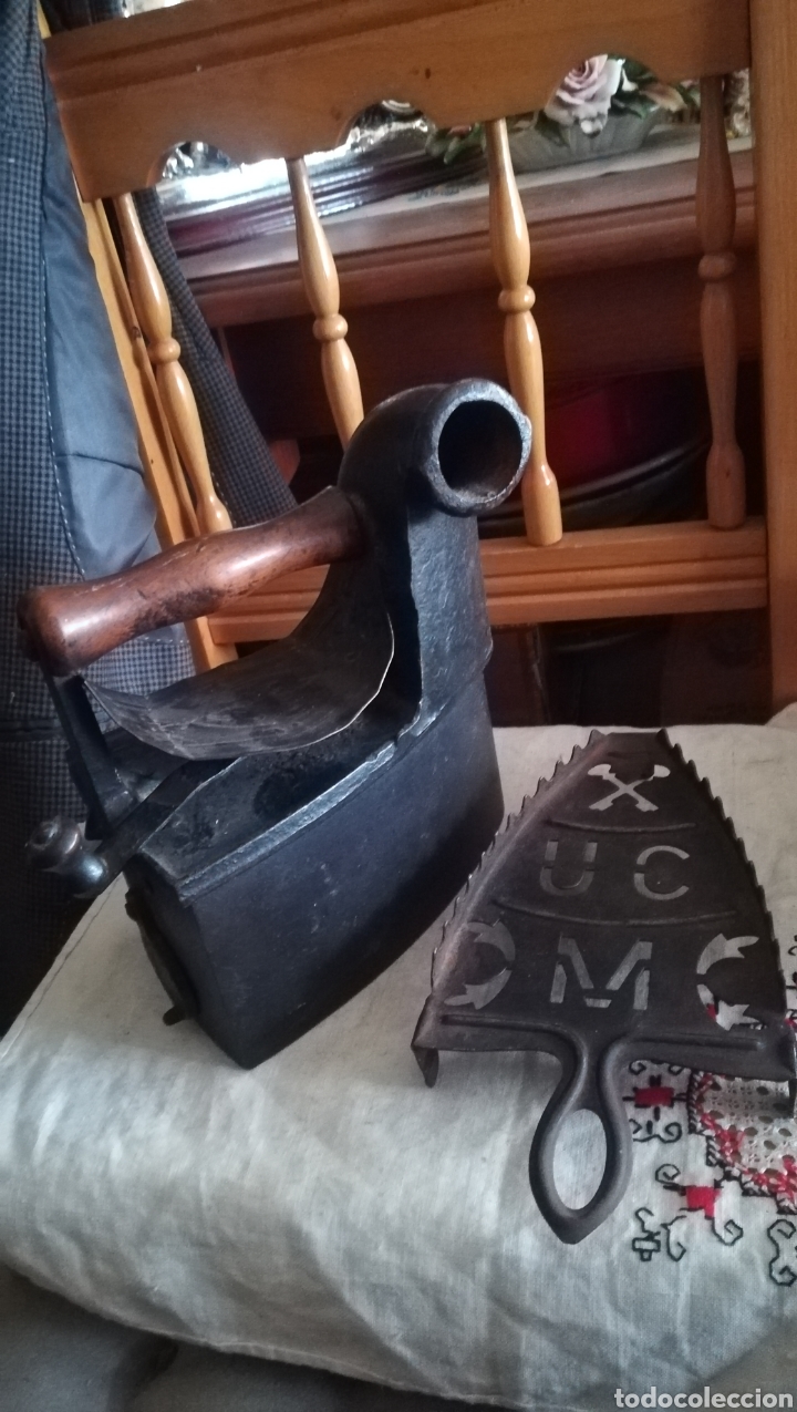 Antig&uuml;edades: Antigua plancha de chimenea - Foto 1