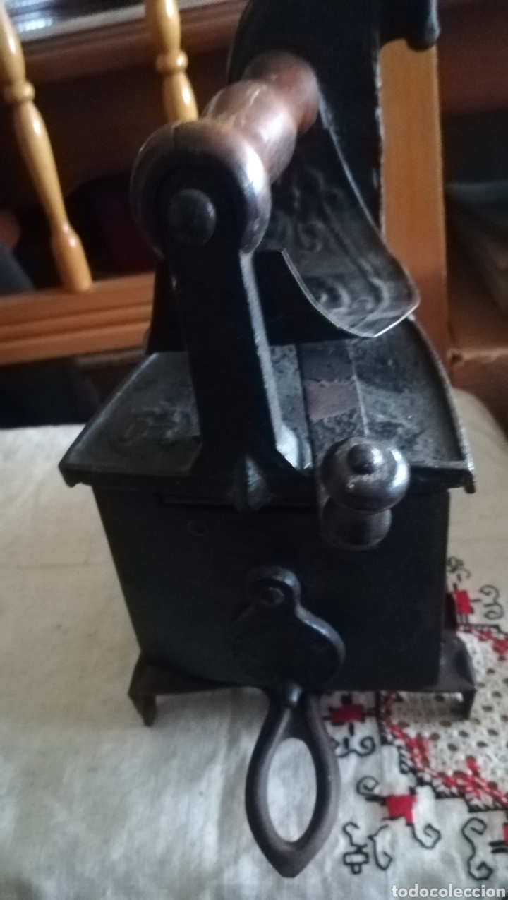 Antig&uuml;edades: Antigua plancha de chimenea - Foto 2