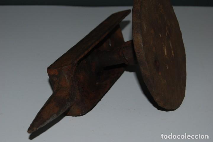 Antig&uuml;edades: ANTIGUO YUNQUE DE HIERRO - FORJA - 27 CM - Foto 6