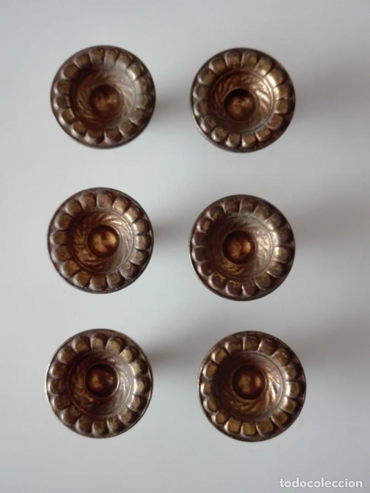 Antig&uuml;edades: Seis pomos metal dorado - Foto 1