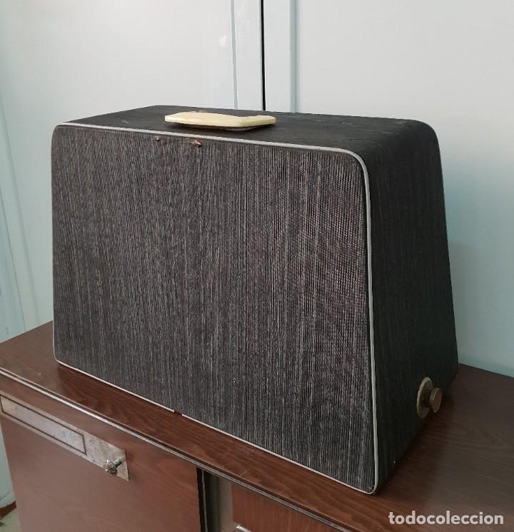 Antig&uuml;edades: MAQUINA DE COSER DE MALETA SINGER - Foto 6