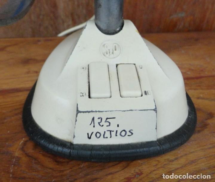 Antig&uuml;edades: Ventilador  de metal, funciona a 125v - Foto 3