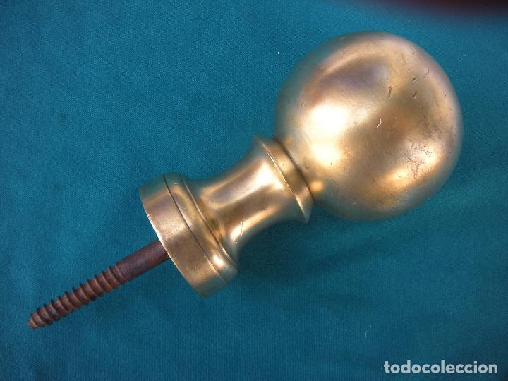 Antig&uuml;edades: POMO BOLA DE ESCALERA EN BRONCE - Foto 1