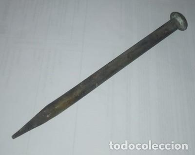 Antig&uuml;edades: ANIGUO CLAVO DE BARCO, 23 CM. - Foto 1