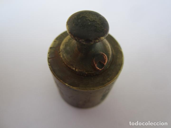 Antig&uuml;edades: pesa de bronce de 100 gramos - Foto 2