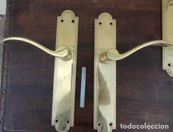 Antig&uuml;edades: dos parejas  de manilla para puerta, de bronce - Foto 2