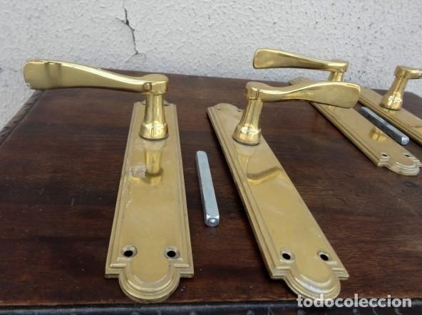 Antig&uuml;edades: dos parejas  de manilla para puerta, de bronce - Foto 4