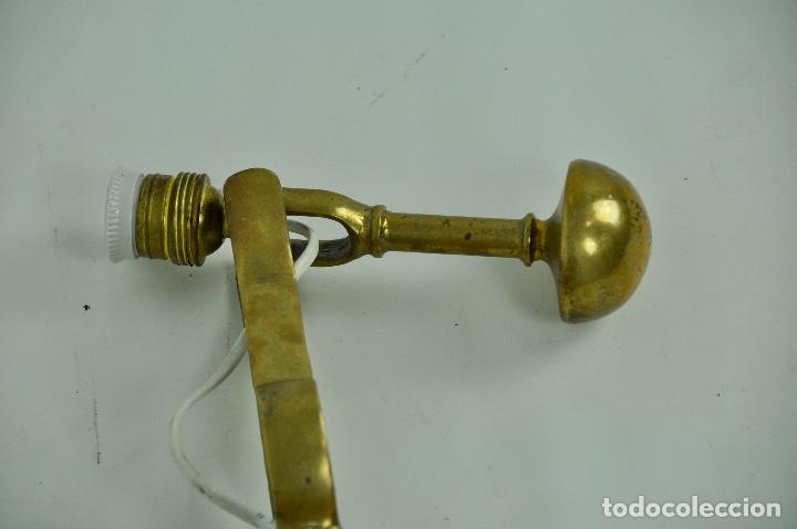 Antig&uuml;edades: Aplique basculante de barco en bronce - Foto 7