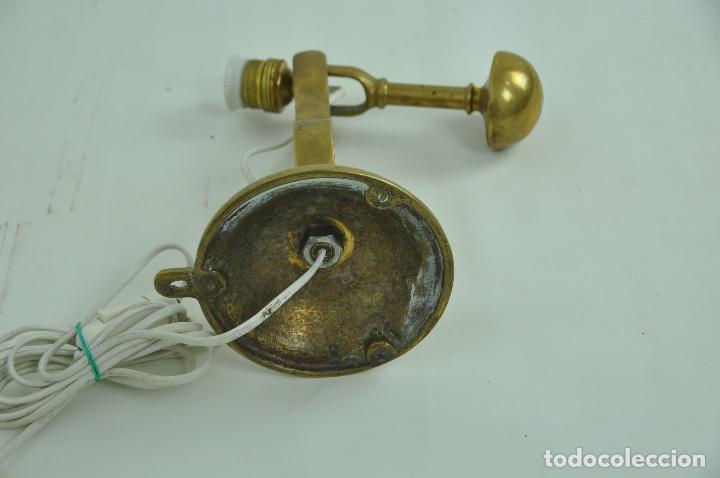 Antig&uuml;edades: Aplique basculante de barco en bronce - Foto 8