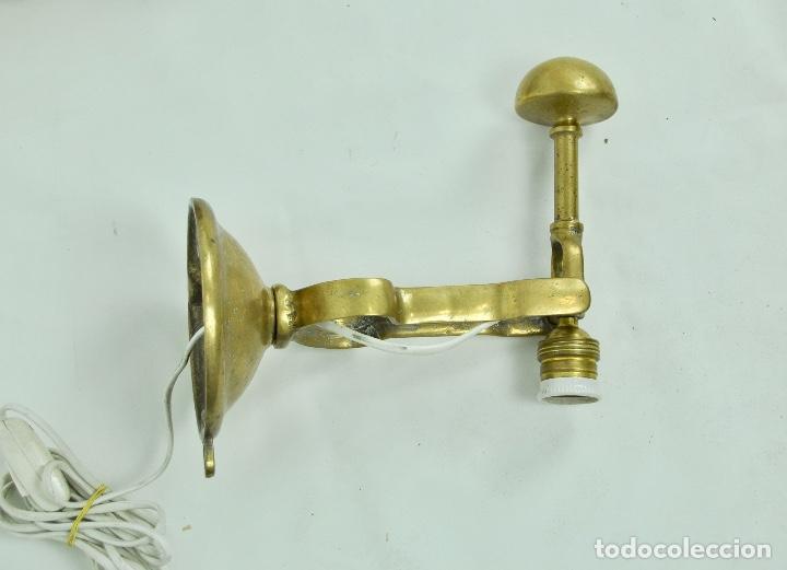 Antig&uuml;edades: Aplique basculante de barco en bronce - Foto 9
