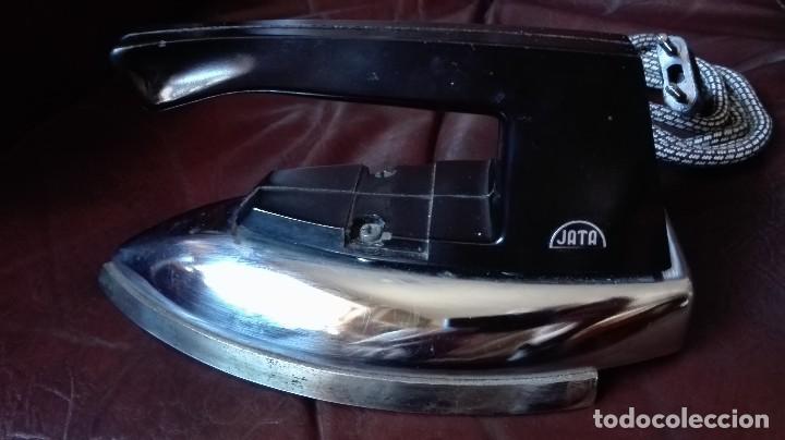 Antig&uuml;edades: Plancha el&eacute;ctrica marca JATA modelo 40 - Foto 1