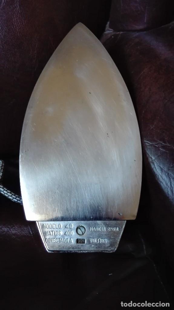 Antig&uuml;edades: Plancha el&eacute;ctrica marca JATA modelo 40 - Foto 3