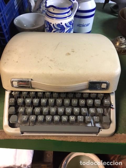 Antig&uuml;edades: MAQUINA DE ESCRIBIR - Foto 3