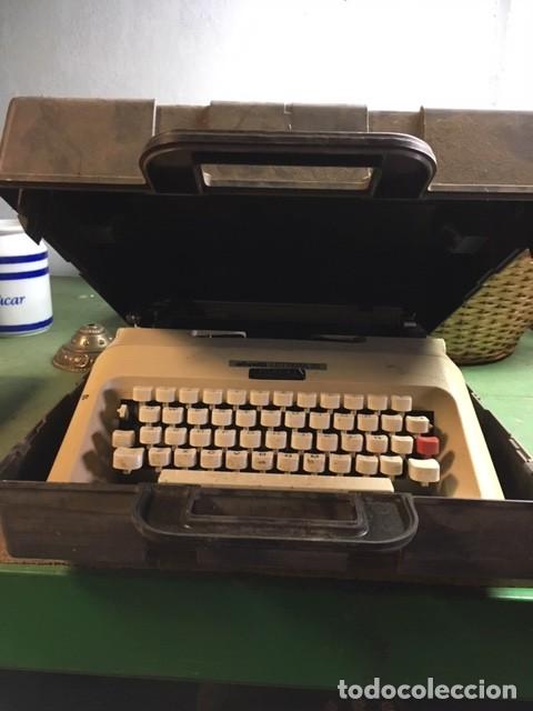 Antig&uuml;edades: MAQUINA DE ESCRIBIR - Foto 2