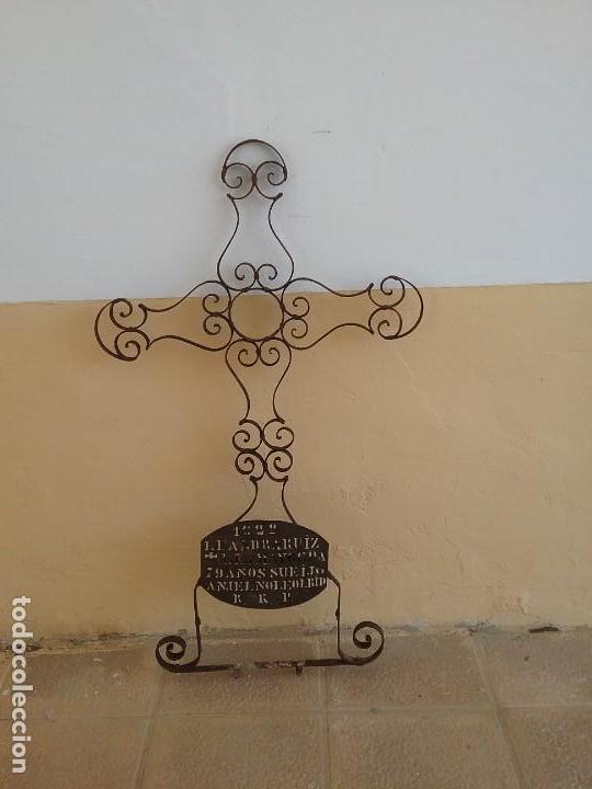 Antig&uuml;edades: Cruz de forja. - Foto 1