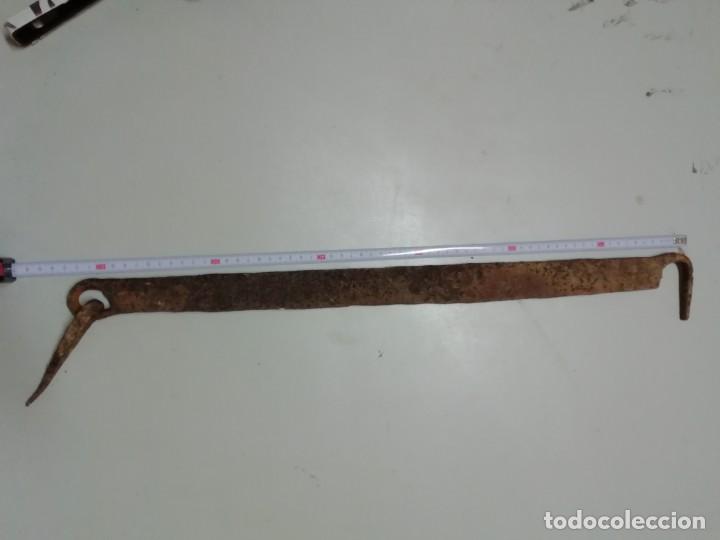Antig&uuml;edades: Tranco para ventana - Foto 1