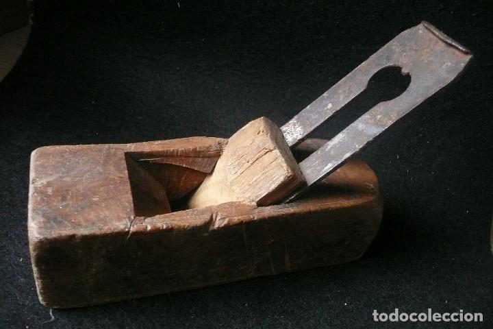 Antig&uuml;edades: ANTIGUO CEPILLO CARPINTERO - Foto 1