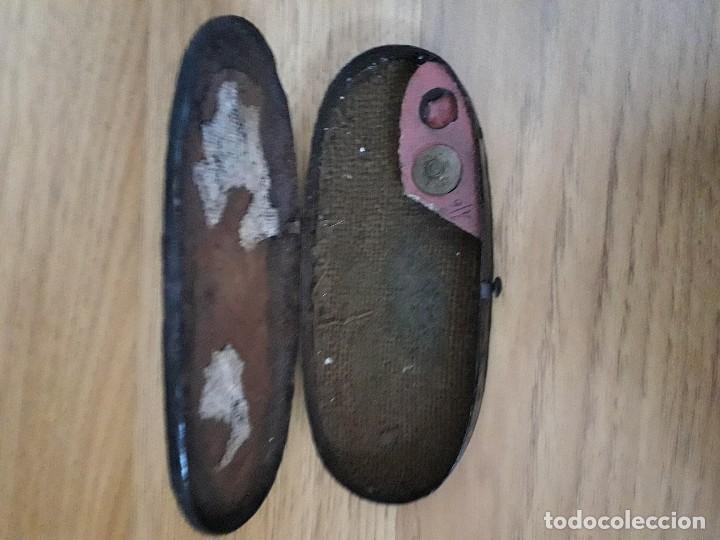 Antig&uuml;edades: Caja charolada de balanza - Foto 1