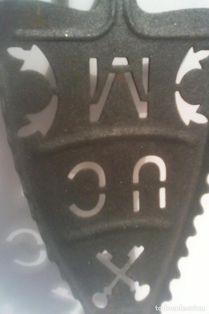 Antig&uuml;edades: PROTECTOR PLANCHA DE CARBON . - Foto 1