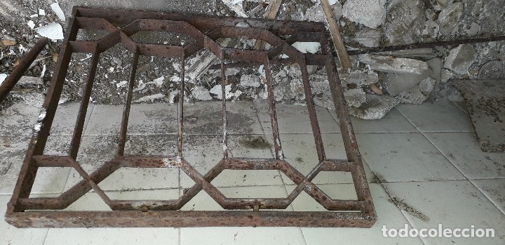 Antig&uuml;edades: 1 Ventanilla de puerta de - Foto 2
