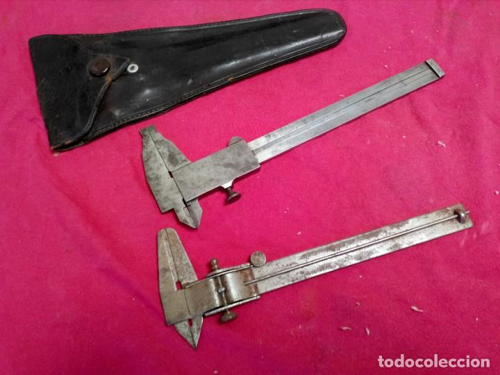 Antig&uuml;edades: Calibre pi&eacute; de Rey con funda de cuero - Foto 2