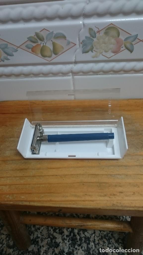 Antig&uuml;edades: MAQUINITA DE AFEITAR MARCA GILLETTE CON ESTUCHE - Foto 1